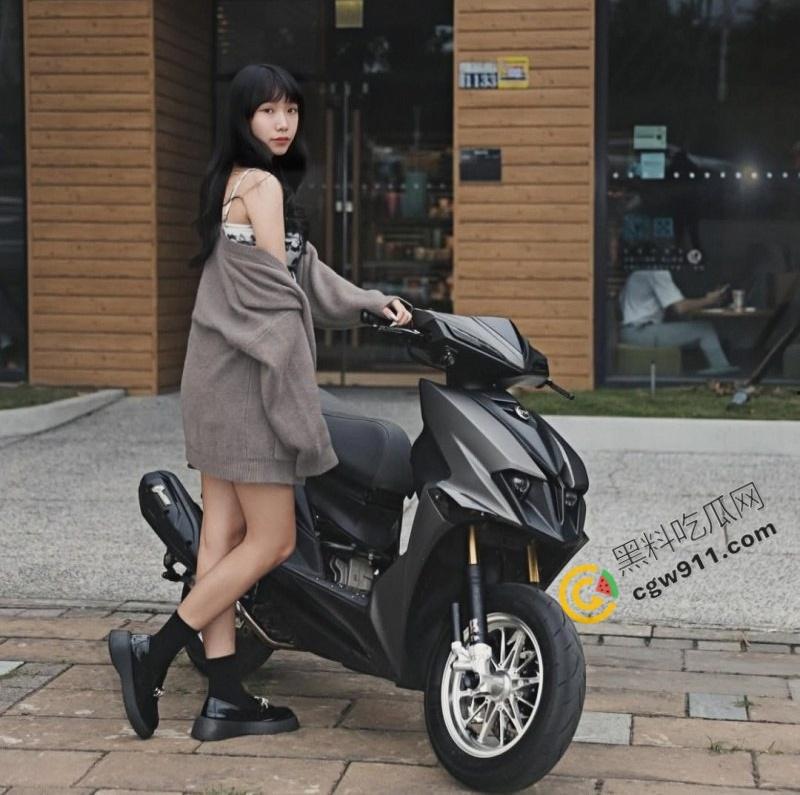 IG高颜值机车博主露脸口交视频外流!口手并用舌技超群,吞屌画面口水拉丝,风骚诱人! 第2张 IG高颜值机车博主露脸口交视频外流!口手并用舌技超群,吞屌画面口水拉丝,风骚诱人! 第2张