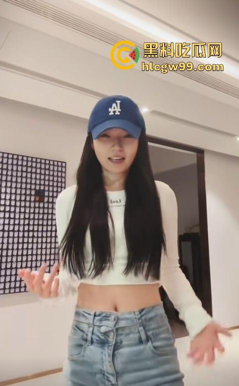 750万粉丝网红『李雨菲 』惊天爆料,舅舅新年祝福引发噩梦 回忆童年被猥亵细节全网炸裂! 第2张 750万粉丝网红『李雨菲 』惊天爆料,舅舅新年祝福引发噩梦 回忆童年被猥亵细节全网炸裂! 第2张