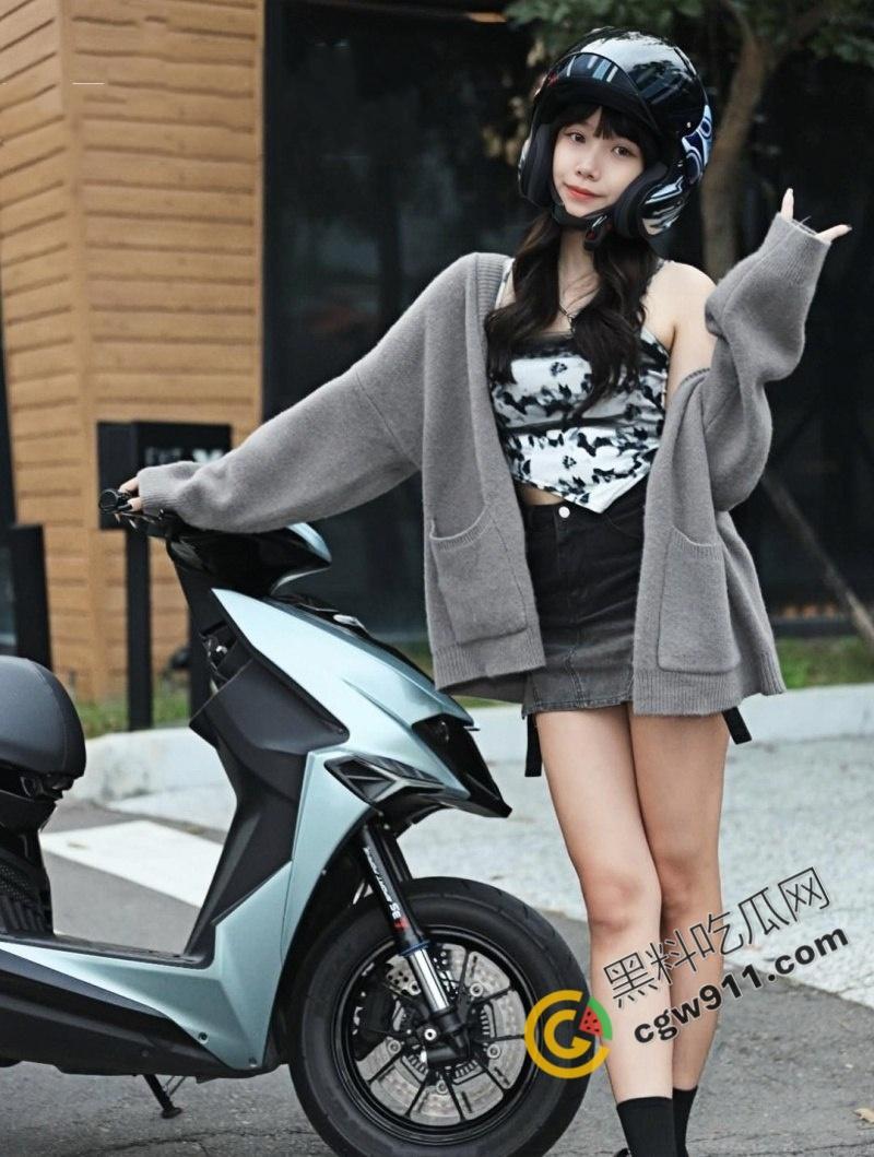 IG高颜值机车博主露脸口交视频外流!口手并用舌技超群,吞屌画面口水拉丝,风骚诱人! 第10张 IG高颜值机车博主露脸口交视频外流!口手并用舌技超群,吞屌画面口水拉丝,风骚诱人! 第10张