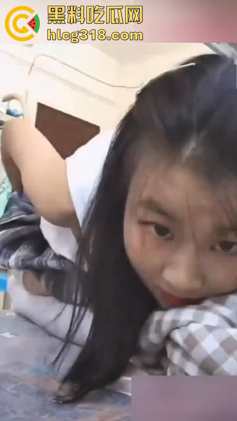 快手直播擦边合集，瞬间的春光乍泄让人大饱眼福，多个主播多次出境，有没有你喜爱的女神？  第2张