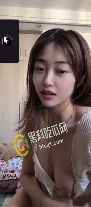 超高颜值大一女友和男朋友的裸聊视频流出，看着太刺激了吧，粉粉嫩嫩的巨乳这么骚  第7张