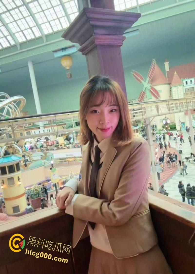 韩国中央大学留学生【宋芊雅】，给男友发扣逼视频解馋，粉嫩蜜穴汁水横流，勾引男友后入爆操 ！  第3张