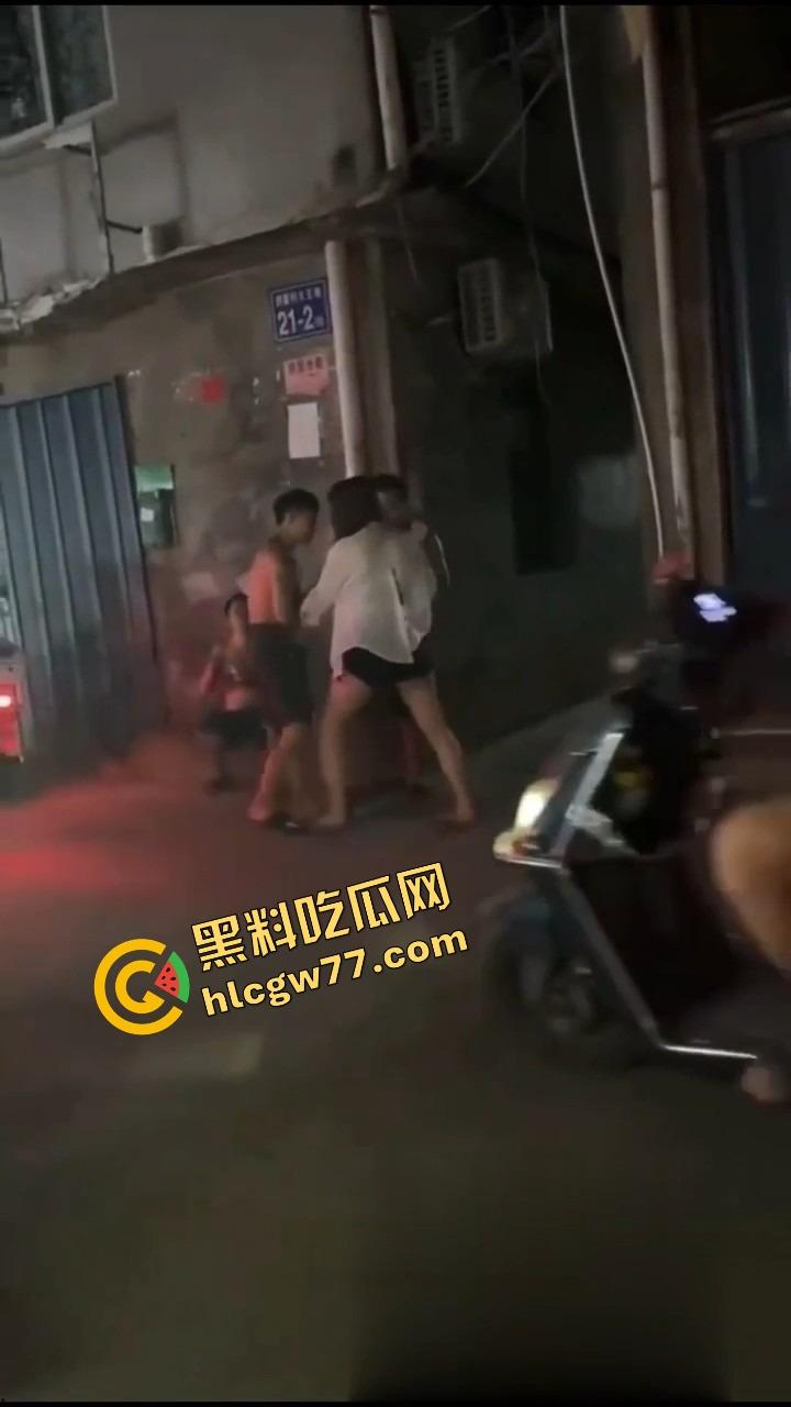 群友嫖完不给钱专挑奶子大的玩 160日了爽翻还想跑路？你当自己是啥 开完坦克还想跑！  第8张