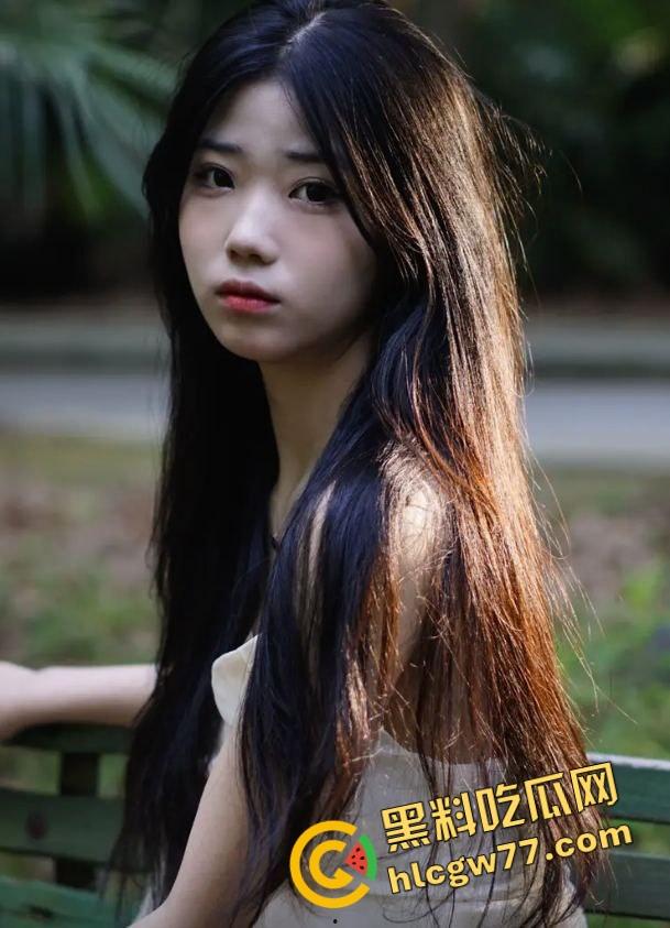 珠海学院研究生【章欣欣】包养到淫化，嫩穴被插黑，后入翘臀爽爆，每次舔棒都求射嘴里，骚得太上头！  第3张