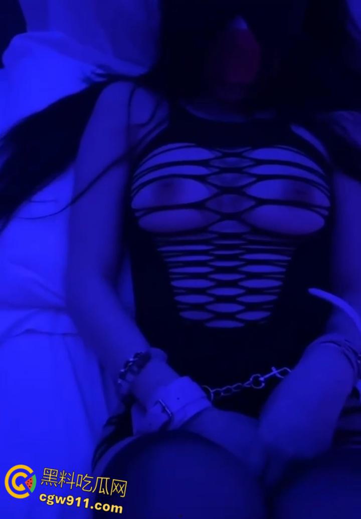 青岛小美女【刘鑫】,包房小姐外围女神,为爱从良竟遇渣男,三千块就能陪玩情趣SM,卖逼吸毒床技超高 ! 第6张 青岛小美女【刘鑫】,包房小姐外围女神,为爱从良竟遇渣男,三千块就能陪玩情趣SM,卖逼吸毒床技超高 ! 第6张