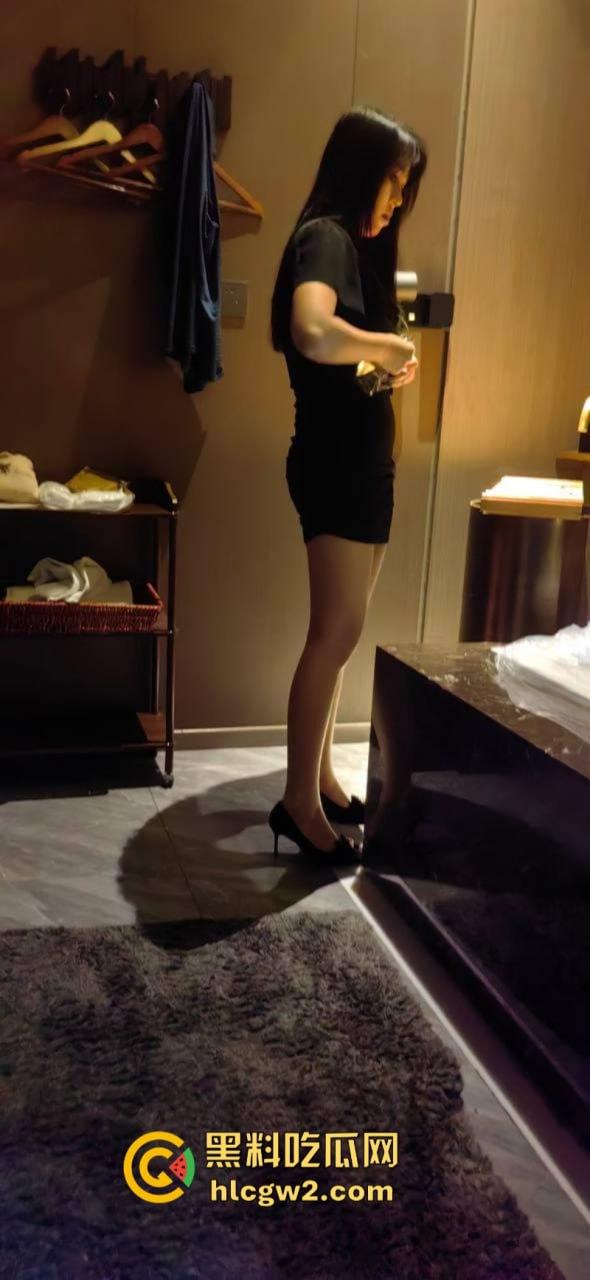 巨乳长腿女技师太迷人 大哥当场展雄峰 肉棒支起小帐篷 压都压不住! 第2张 巨乳长腿女技师太迷人 大哥当场展雄峰 肉棒支起小帐篷 压都压不住! 第2张