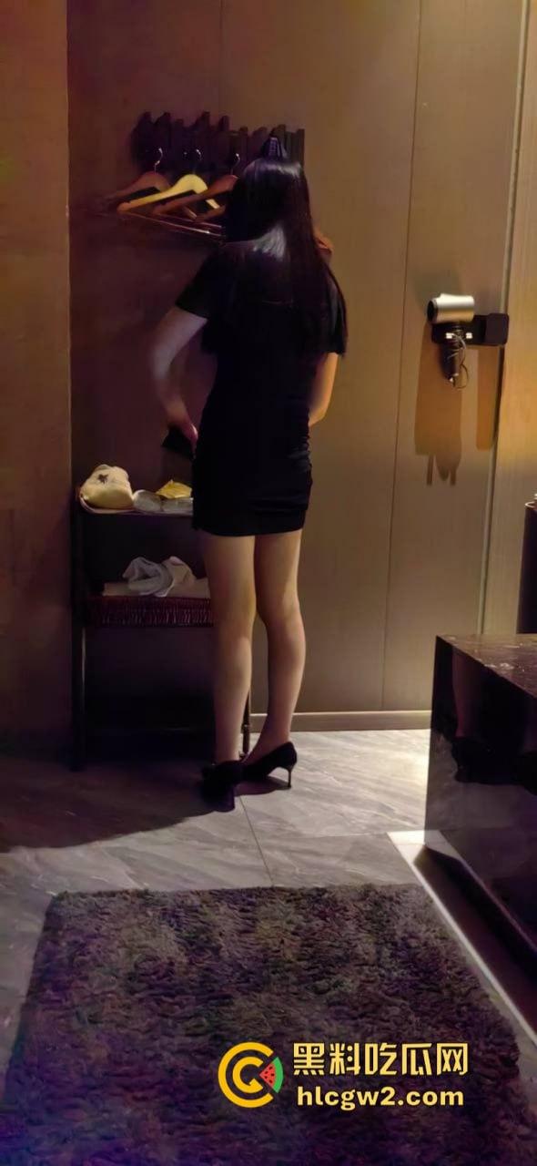 巨乳长腿女技师太迷人 大哥当场展雄峰 肉棒支起小帐篷 压都压不住! 第6张 巨乳长腿女技师太迷人 大哥当场展雄峰 肉棒支起小帐篷 压都压不住! 第6张