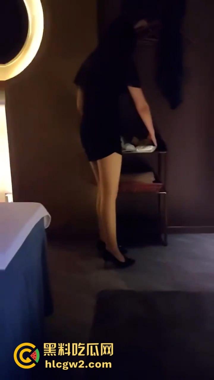 巨乳长腿女技师太迷人 大哥当场展雄峰 肉棒支起小帐篷 压都压不住! 第7张 巨乳长腿女技师太迷人 大哥当场展雄峰 肉棒支起小帐篷 压都压不住! 第7张