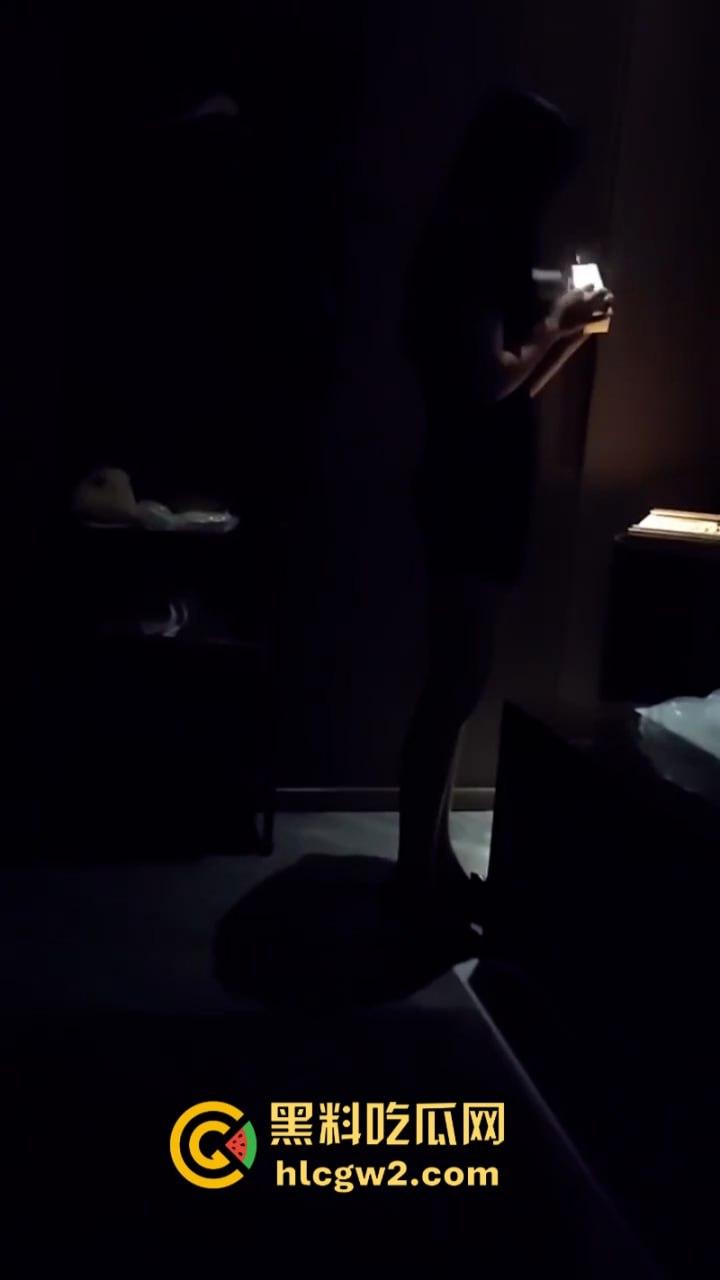 巨乳长腿女技师太迷人 大哥当场展雄峰 肉棒支起小帐篷 压都压不住! 第9张 巨乳长腿女技师太迷人 大哥当场展雄峰 肉棒支起小帐篷 压都压不住! 第9张