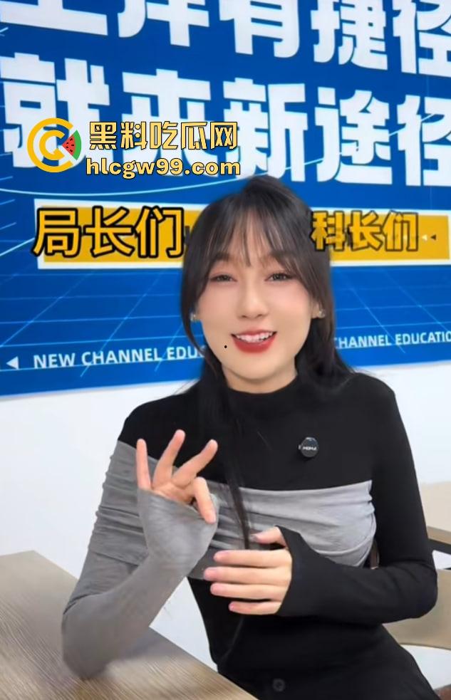 考公培训现场惊现抽象哥，直播模拟教师资格面试逆天发言，男生晕了打醒，女生晕了就操，面试官直接大脑死机！  第5张