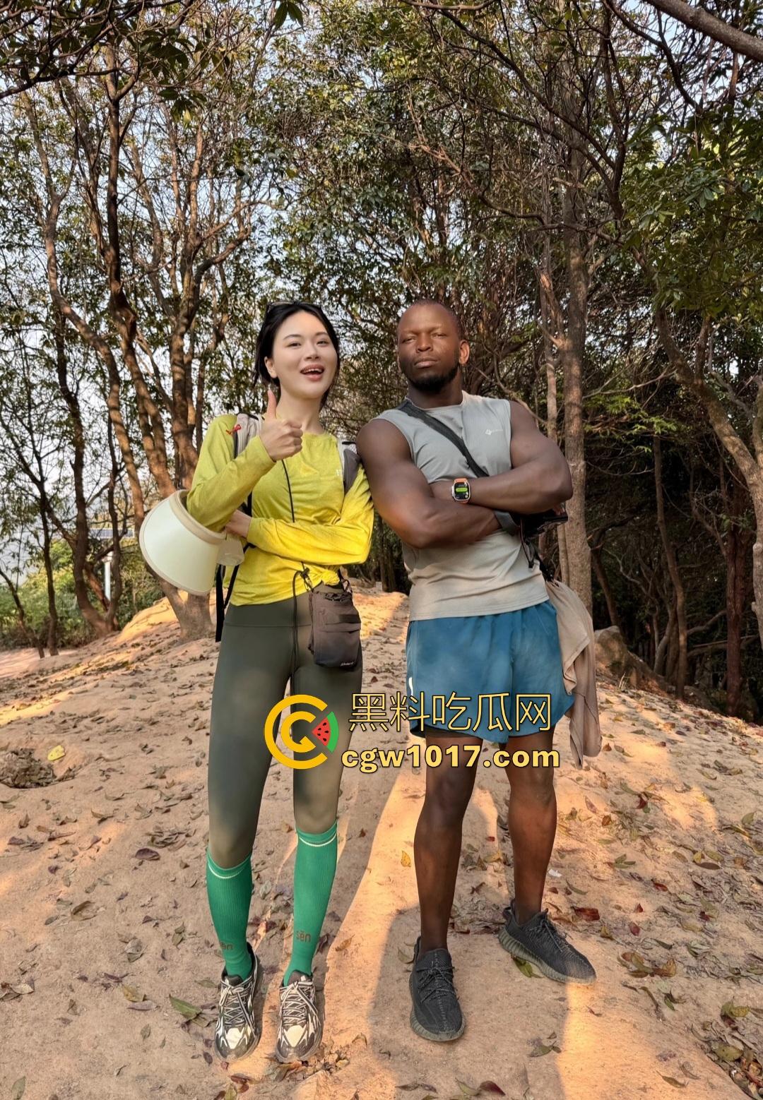 黑哥的大黑吊固然凶猛,但是主播也是身经百战,女上位榨精就是爽,黑牛直接被骑软! 第5张 黑哥的大黑吊固然凶猛,但是主播也是身经百战,女上位榨精就是爽,黑牛直接被骑软! 第5张