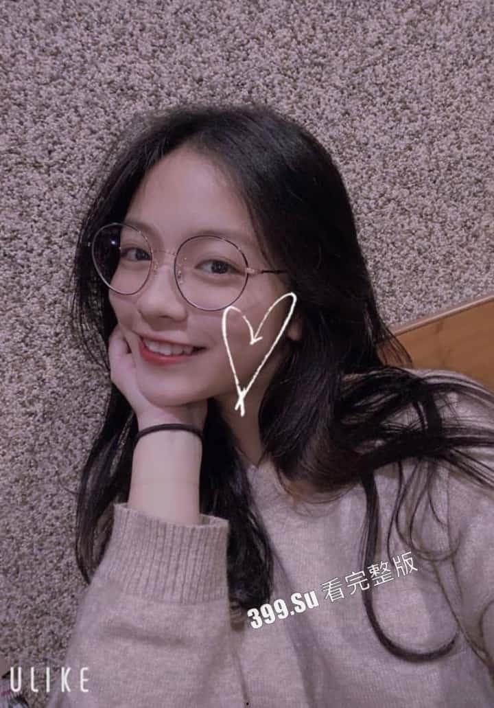 台湾岭东科技大学 漂亮妹妹 林柳瑾 和男友啪啪 泄密流出 没想到衣服下的身材这么顶！  第12张