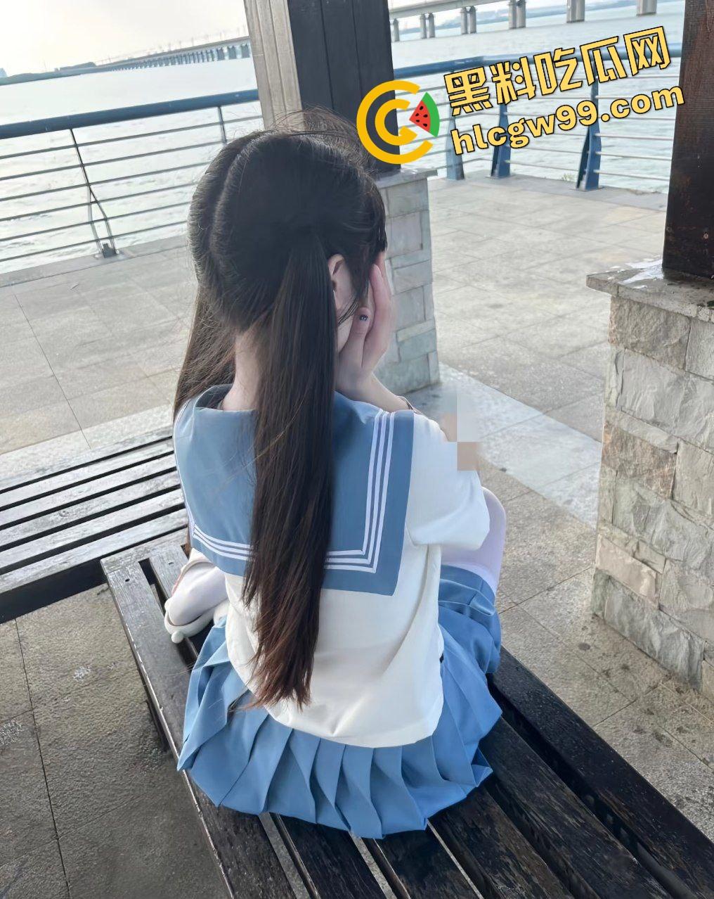 抖音极品清纯双马尾反差嫩妹『给时间一点时间』跪地口交金主爸爸，激烈女上独家曝光流出！  第5张