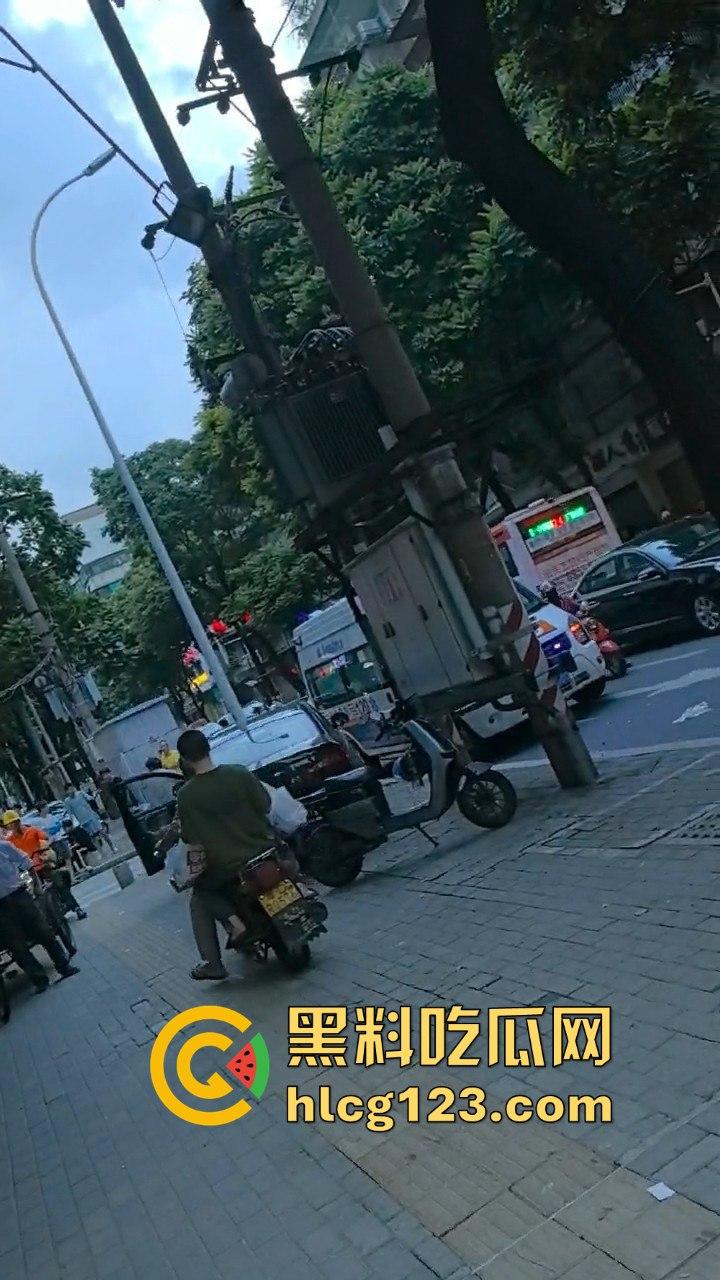 汕头体校外卖小哥爆猛料!老校区附近竟然发生灭门惨案,男子手起刀落,连老婆女儿都不放过! 第3张 汕头体校外卖小哥爆猛料!老校区附近竟然发生灭门惨案,男子手起刀落,连老婆女儿都不放过! 第3张