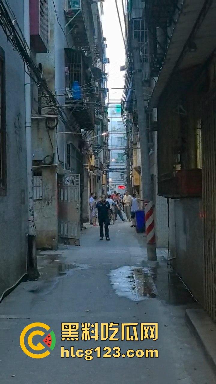 汕头体校外卖小哥爆猛料!老校区附近竟然发生灭门惨案,男子手起刀落,连老婆女儿都不放过! 第5张 汕头体校外卖小哥爆猛料!老校区附近竟然发生灭门惨案,男子手起刀落,连老婆女儿都不放过! 第5张