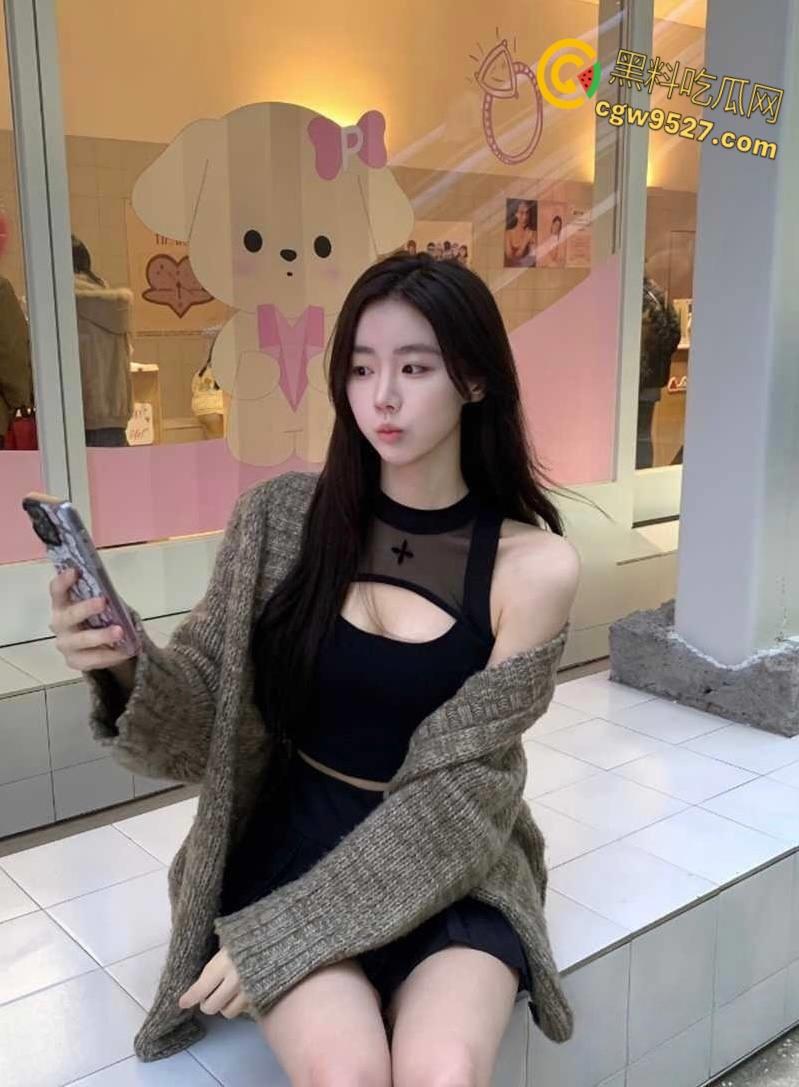 中国石油大学【董佳瑶】,背着男友偷情金主,中间消失跑路遭曝光,穿上制服被金主无套抽插! 第3张 中国石油大学【董佳瑶】,背着男友偷情金主,中间消失跑路遭曝光,穿上制服被金主无套抽插! 第3张