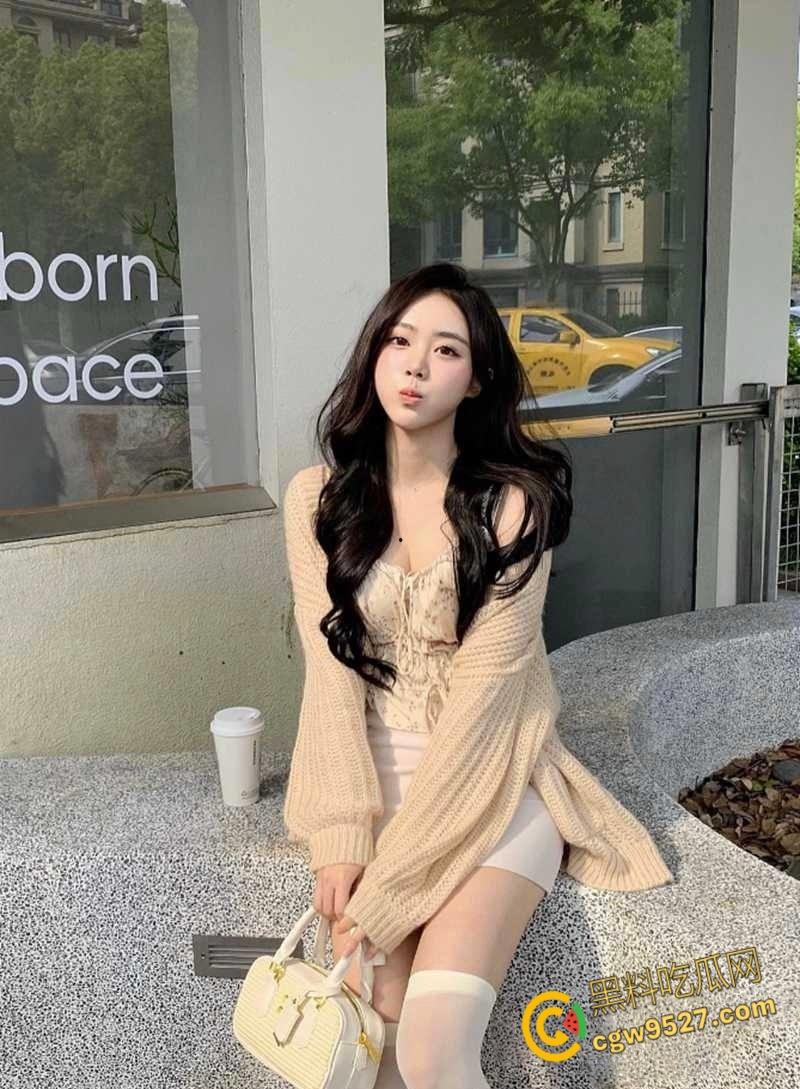 中国石油大学【董佳瑶】,背着男友偷情金主,中间消失跑路遭曝光,穿上制服被金主无套抽插! 第5张 中国石油大学【董佳瑶】,背着男友偷情金主,中间消失跑路遭曝光,穿上制服被金主无套抽插! 第5张