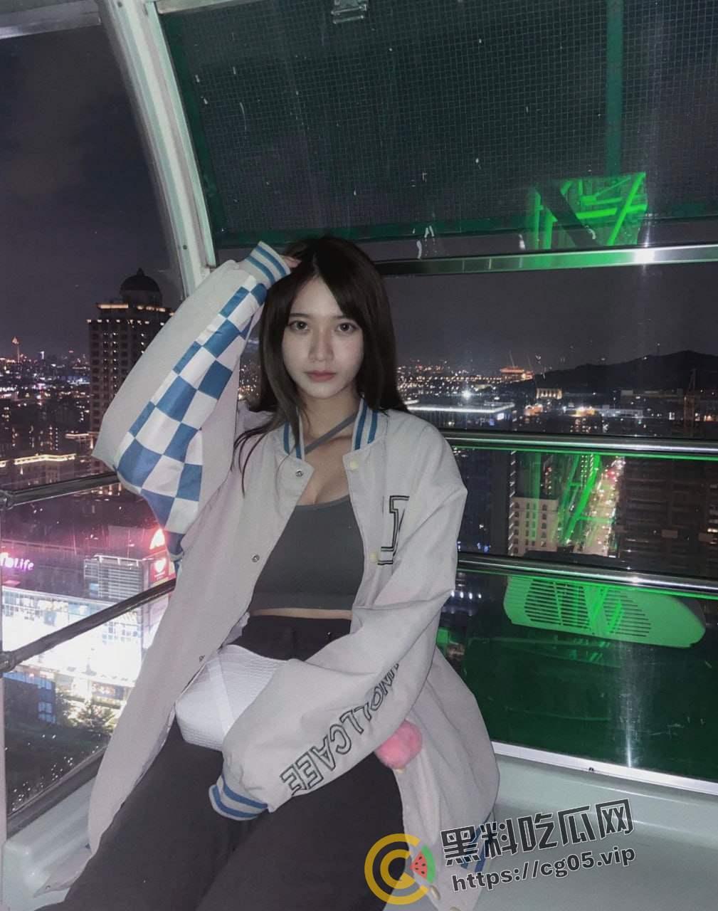 武汉大学反差婊 私密视频被渣男前男友流出 一脸清纯 口活贼棒  第2张