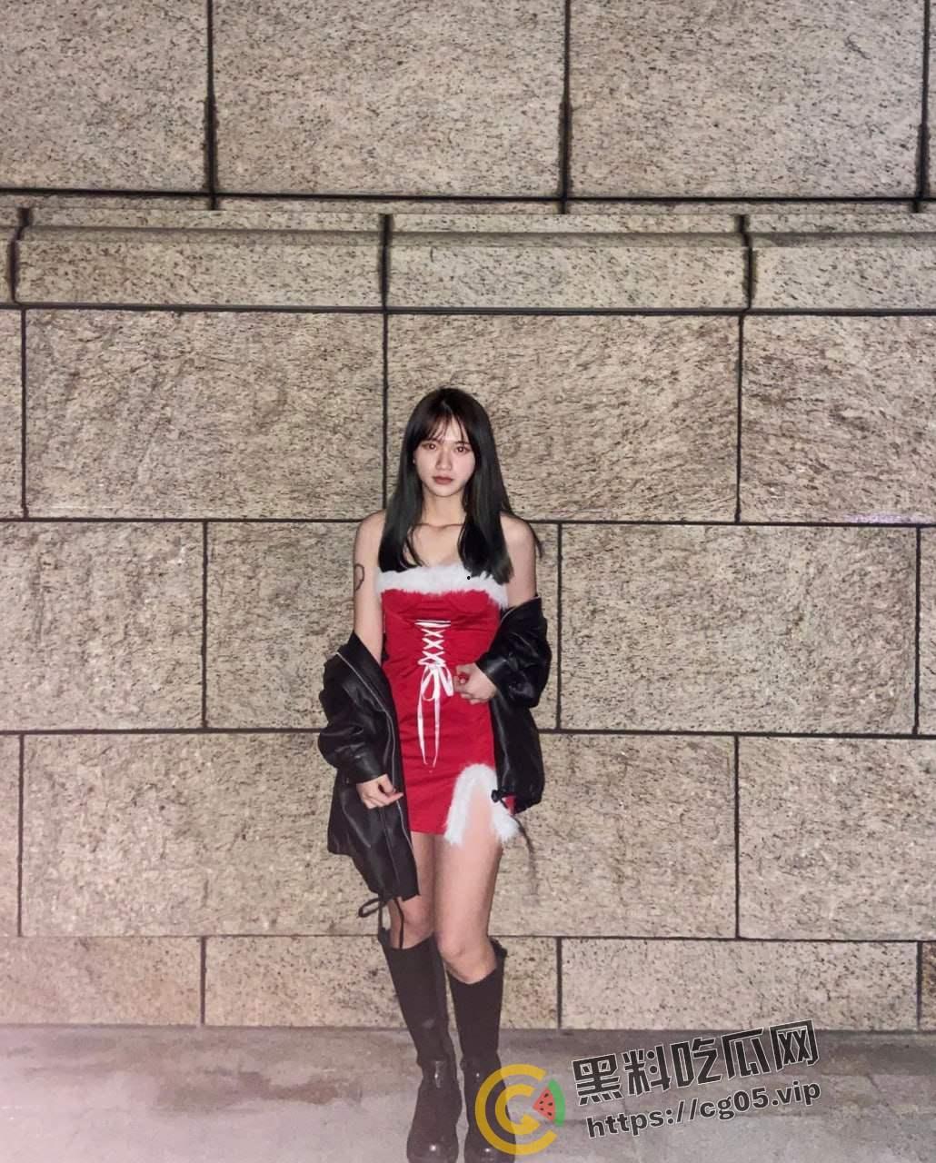 武汉大学反差婊 私密视频被渣男前男友流出 一脸清纯 口活贼棒  第3张