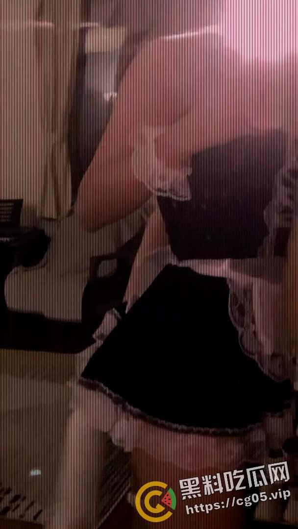 武汉大学反差婊 私密视频被渣男前男友流出 一脸清纯 口活贼棒  第6张