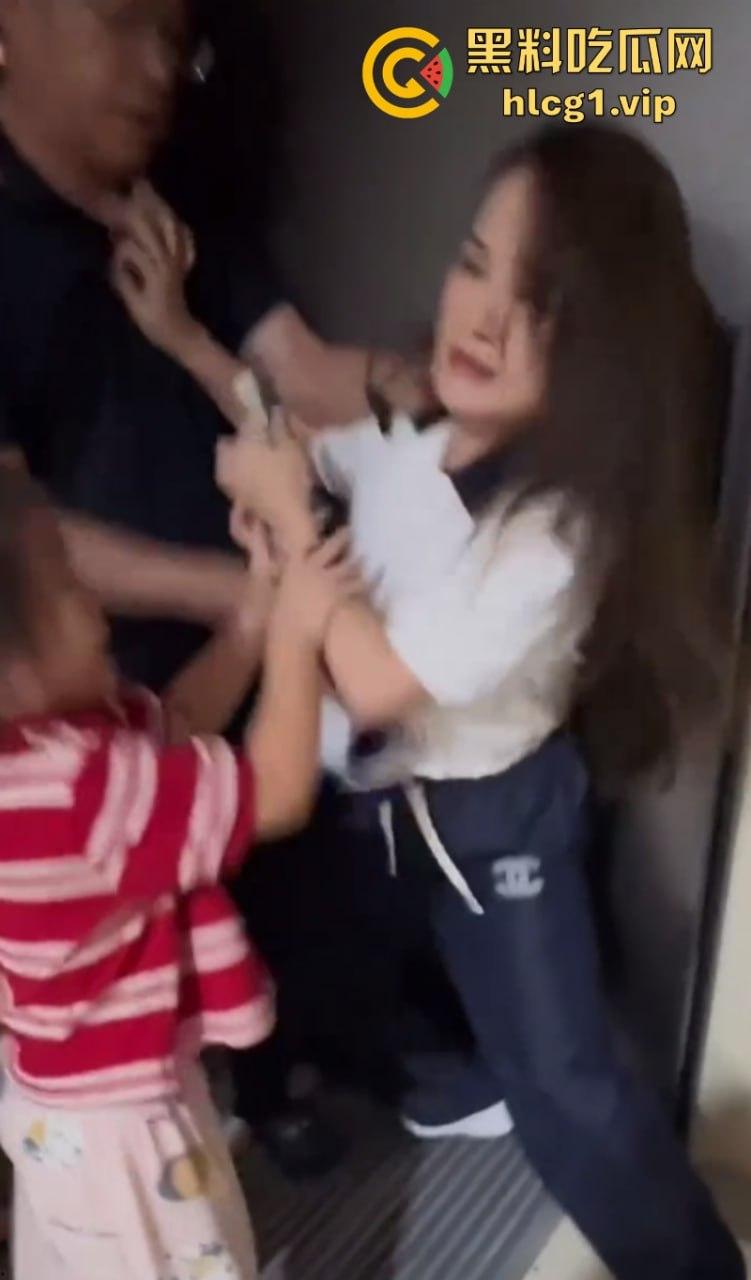 离完婚就不能见小孩?江苏泰州女子回家看小孩遭公公拳打脚踢! 第11张 离完婚就不能见小孩?江苏泰州女子回家看小孩遭公公拳打脚踢! 第11张