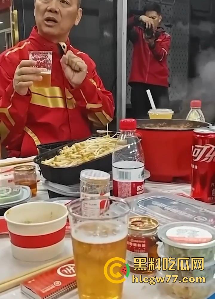 瓜友晚上吃火锅 一个四五十岁的老外卖员 喝了点酒就在吹牛逼 大家看看有认识的么？  第7张