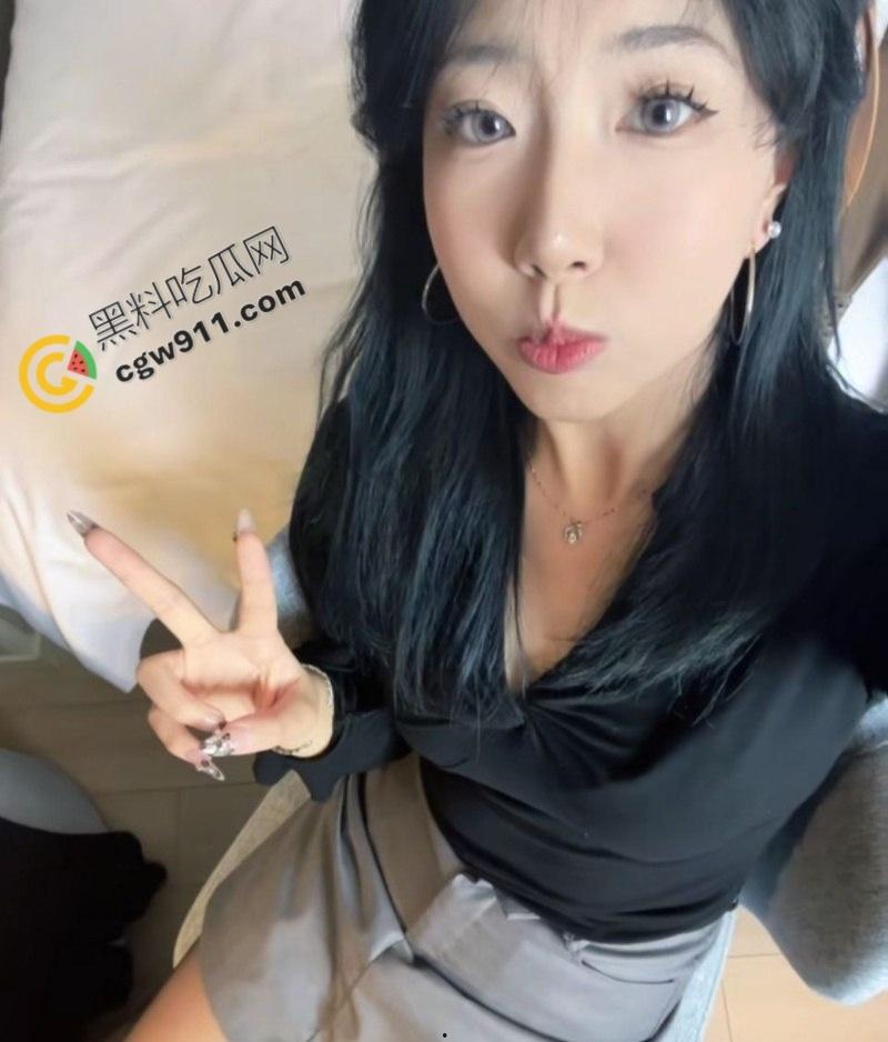 山西临汾【徐淼淼】与男友中秋夜酒店狂欢:对镜自拍巨乳翘臀迎接猛烈插入,痛快淫叫尽情享受。 第4张 山西临汾【徐淼淼】与男友中秋夜酒店狂欢:对镜自拍巨乳翘臀迎接猛烈插入,痛快淫叫尽情享受。 第4张