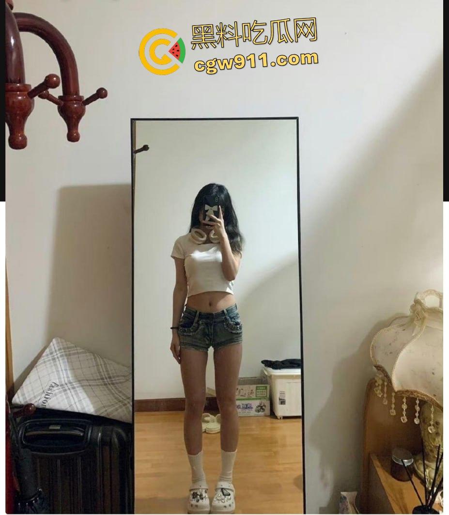 云南大学研究生刘明明化身狗链骚母狗，沉迷打屁股接烟灰被男友狂捅嫩穴，羞辱到哇哇叫！  第2张