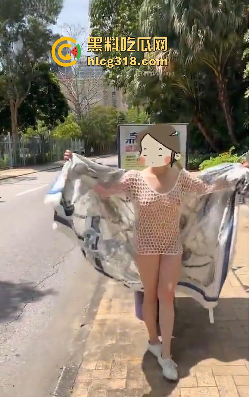 香港大学女神【尹理文】清纯学妹反差露出，各种场合放飞自我，全裸秀身材，即大胆又性感！  第4张