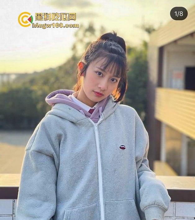 台湾工商学院大一学妹【蒋瑶】大量淫照视频流出，勾搭网友的淫荡小母狗，推荐校园系列！！  第2张