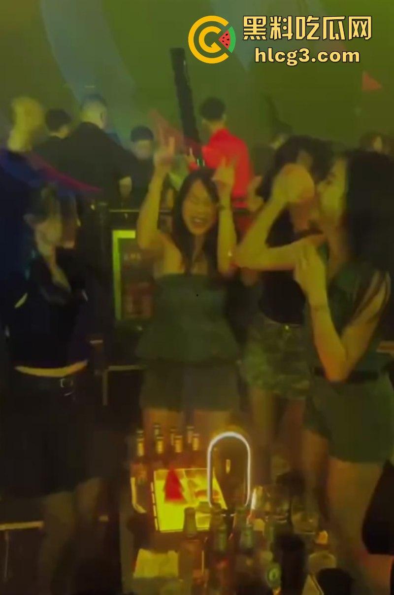 夜生活刚刚开始 气氛组已就位 兄弟们嗨起来！  第6张