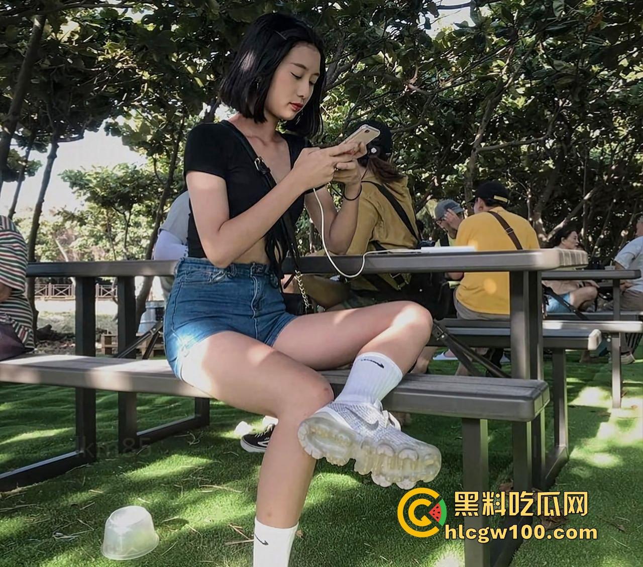 台湾工商学院大一学妹【蒋瑶】大量淫照视频流出，勾搭网友的淫荡小母狗，推荐校园系列！！  第14张