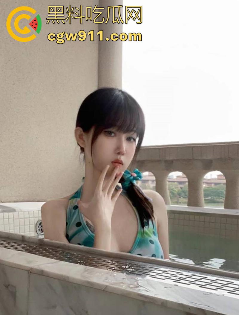 大神曝光小母狗【何梦诗】，湖北人打过胎，超喜欢玩3p和群p，鸡巴大能力强的，需要的来联系！  第1张