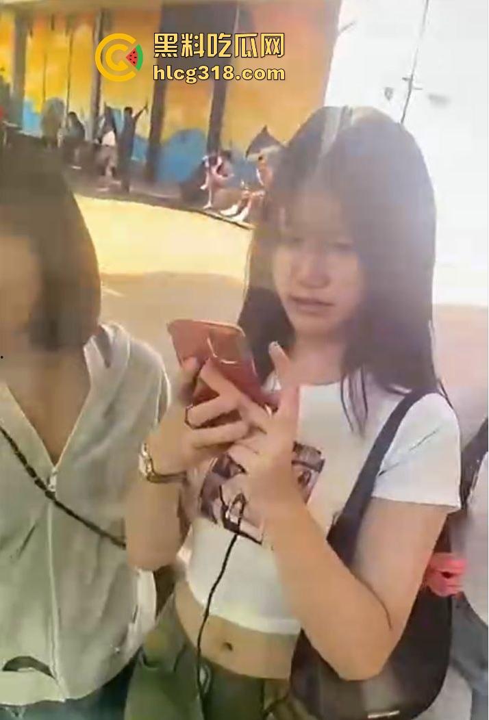 这样的厕所你敢去吗！泰国双向镜玻璃男厕，外面看是普通镜子，里面却是透明玻璃，刺激感爆棚！  第9张