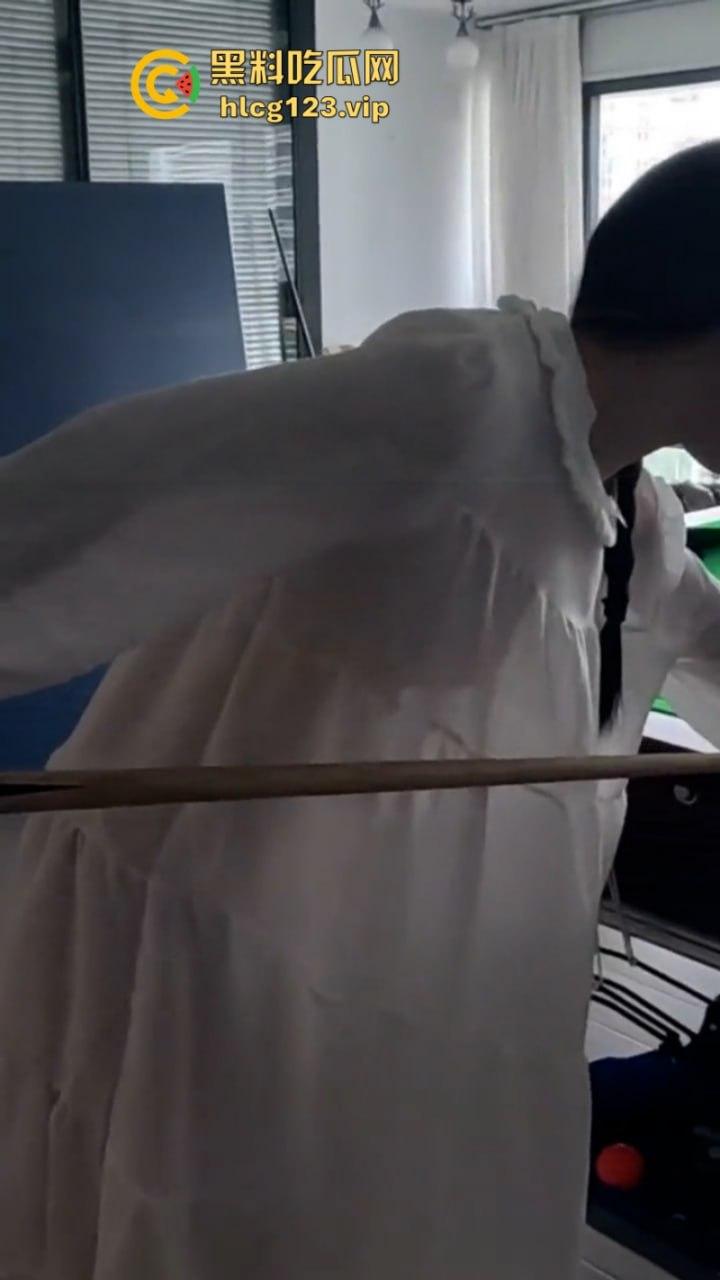 万物皆是媛!又来个台球媛 美女真空打台球打乒乓球挥洒香汗奶头凸凸 第4张 万物皆是媛!又来个台球媛 美女真空打台球打乒乓球挥洒香汗奶头凸凸 第4张