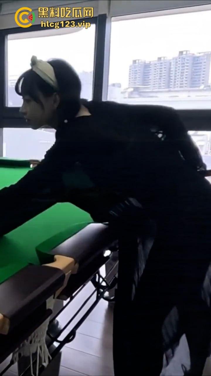 万物皆是媛!又来个台球媛 美女真空打台球打乒乓球挥洒香汗奶头凸凸 第5张 万物皆是媛!又来个台球媛 美女真空打台球打乒乓球挥洒香汗奶头凸凸 第5张