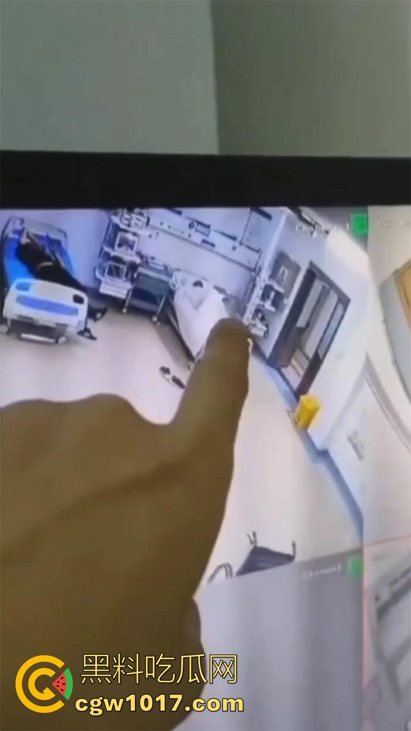 医院监控真实灵异事件，实拍一病床前出现鬼影，随后病人生命体征迅速消失，医生翻看录像发现惊恐一幕！  第4张