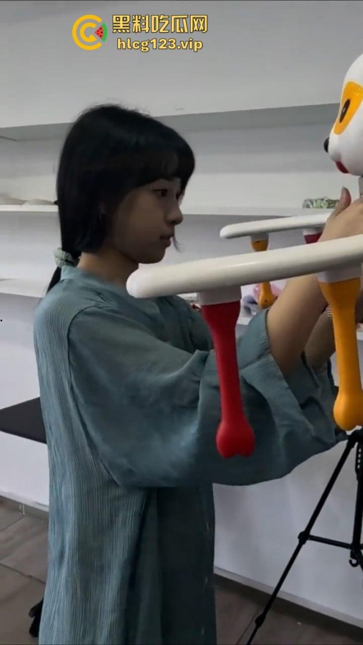 万物皆是媛!又来个台球媛 美女真空打台球打乒乓球挥洒香汗奶头凸凸 第7张 万物皆是媛!又来个台球媛 美女真空打台球打乒乓球挥洒香汗奶头凸凸 第7张