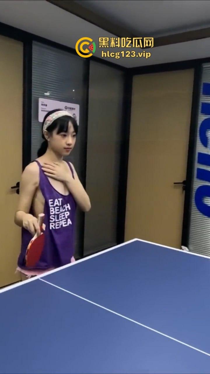 万物皆是媛!又来个台球媛 美女真空打台球打乒乓球挥洒香汗奶头凸凸 第11张 万物皆是媛!又来个台球媛 美女真空打台球打乒乓球挥洒香汗奶头凸凸 第11张