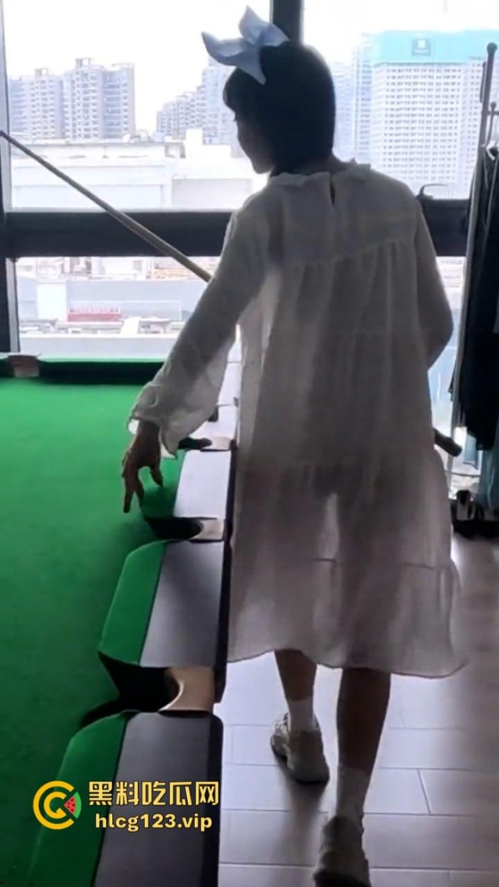 万物皆是媛!又来个台球媛 美女真空打台球打乒乓球挥洒香汗奶头凸凸 第20张 万物皆是媛!又来个台球媛 美女真空打台球打乒乓球挥洒香汗奶头凸凸 第20张