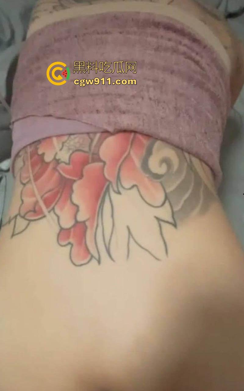 河南技术职业学院极品小妹【张慧慧】私密视频流出，纹身骚货被小伙狂操，乳浪翻飞淫水直喷，反差太刺激！  第6张