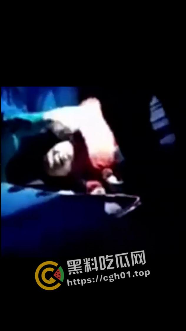 河南驻马店西平四中学生杀完拖堂老师后跳楼自杀 吃瓜现场直达  第1张