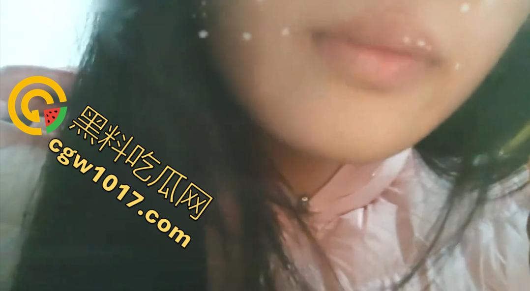 极品大一妹子用玻璃片苦练舌技和深喉技巧!舌头灵活到爆,终于让男友缴械在嘴里,射了满满一嘴! 第4张 极品大一妹子用玻璃片苦练舌技和深喉技巧!舌头灵活到爆,终于让男友缴械在嘴里,射了满满一嘴! 第4张