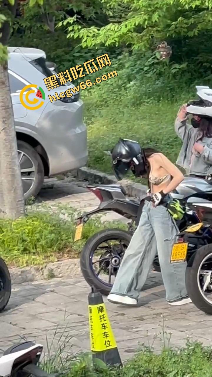 义乌女骑士『喵喵』白天飙车女神，夜晚SM圈K8双人伺候主人的母狗play可S可M还能带男宠一起舔！  第9张