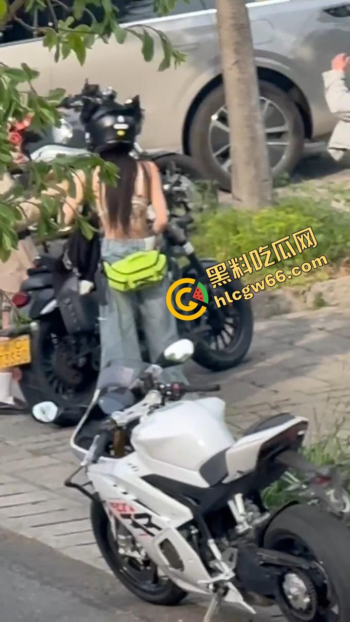 义乌女骑士『喵喵』白天飙车女神，夜晚SM圈K8双人伺候主人的母狗play可S可M还能带男宠一起舔！  第10张