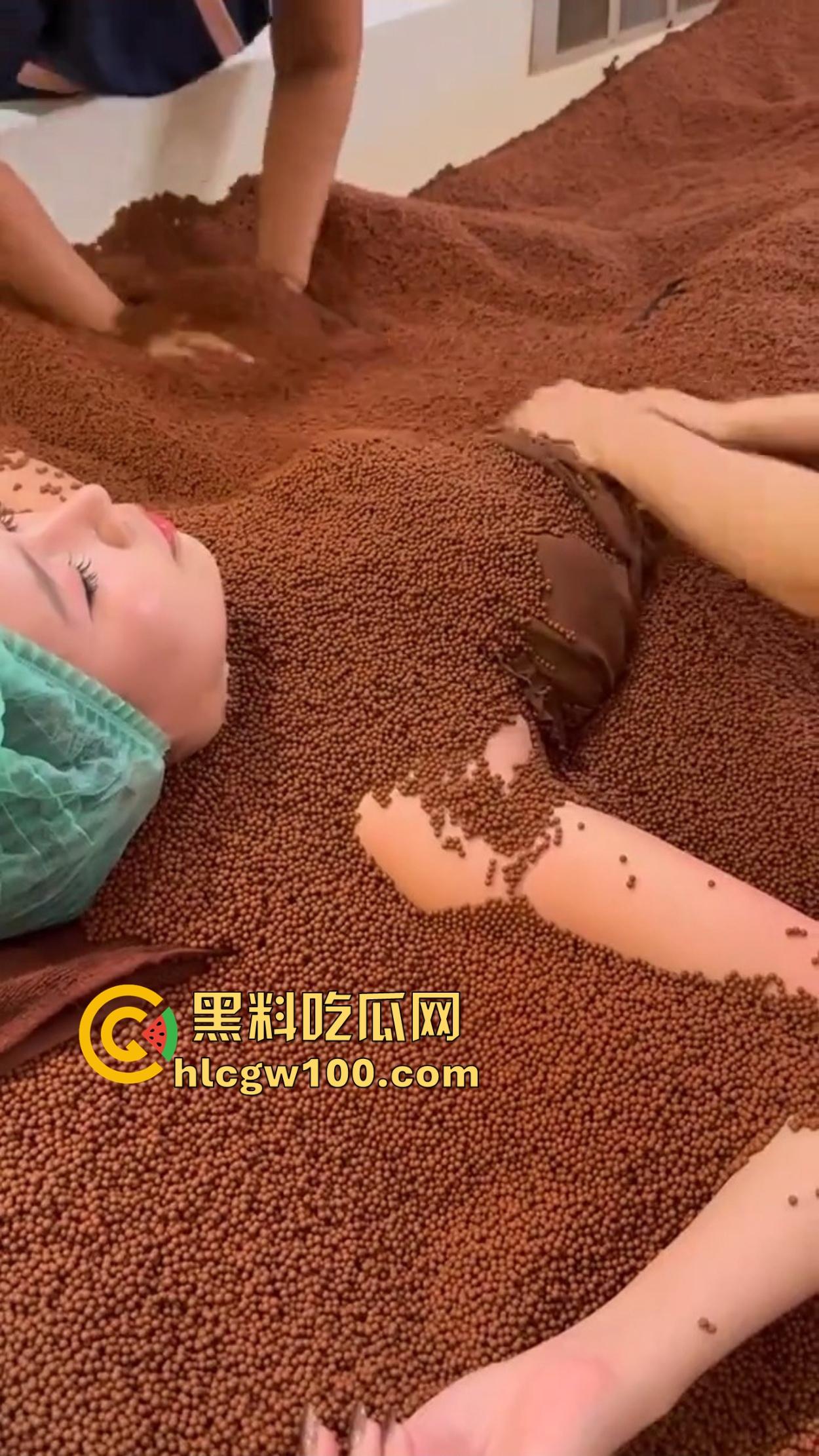 泰国水疗石按摩服务上线，石头泡澡新体验，花钱用石头按背做spa，这和火山石有啥大区别？  第2张