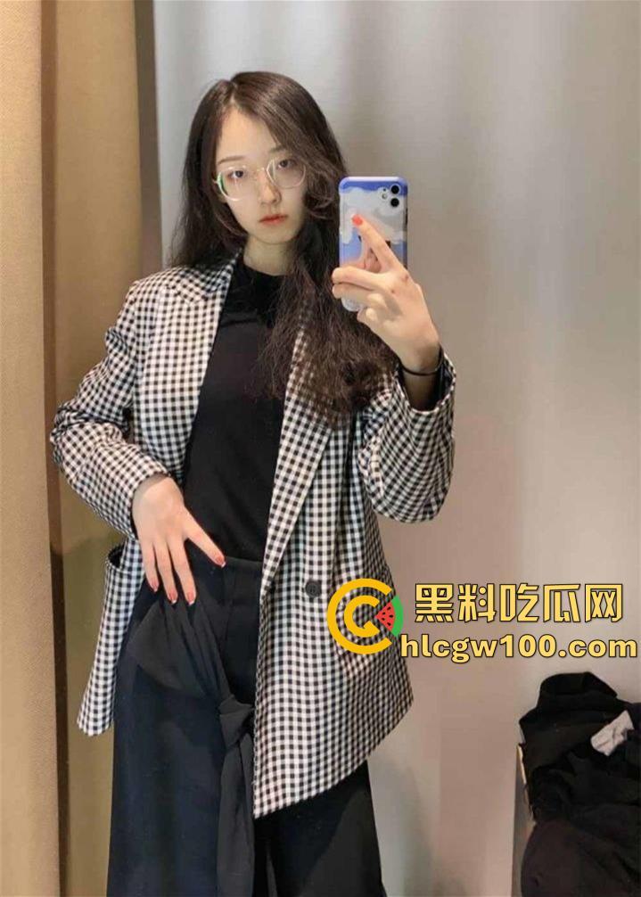 河南洛阳师范学院邓瑾萱被调教成小母狗 跪地爬行骑乘榨精十分乖巧  第1张