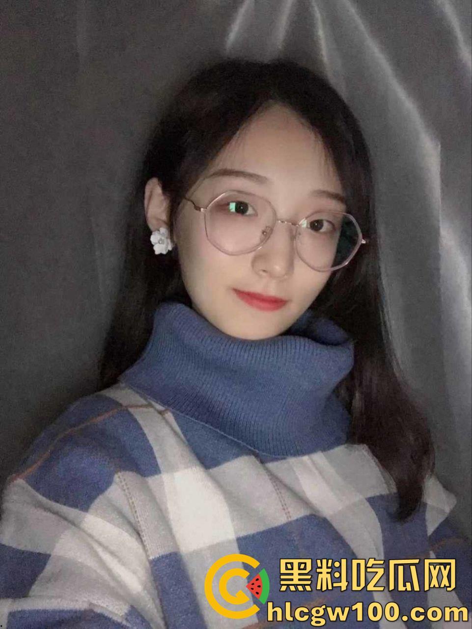 河南洛阳师范学院邓瑾萱被调教成小母狗 跪地爬行骑乘榨精十分乖巧  第8张