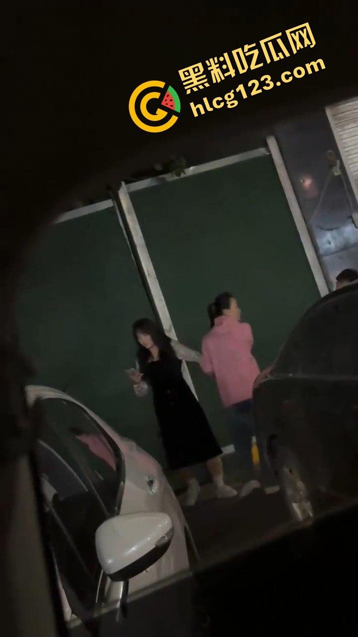 石家庄抓小三！母子联手出击，轮流暴打小三，这儿子没白养！  第1张