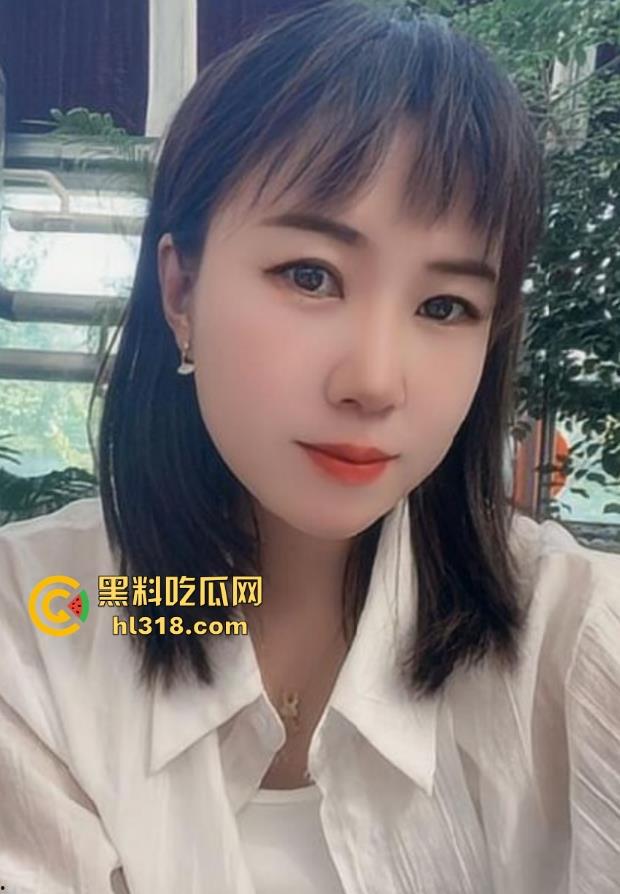 海角乱伦，把大嫂开发的越来越骚了，时刻都都逼痒，家人刚走就发情色诱勾引，真是饥渴！  第2张